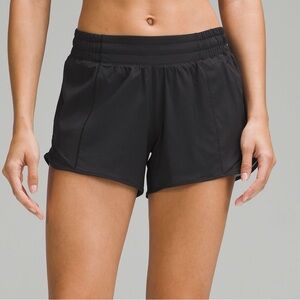 SOLD Lululemon hotty hot shorts 4”